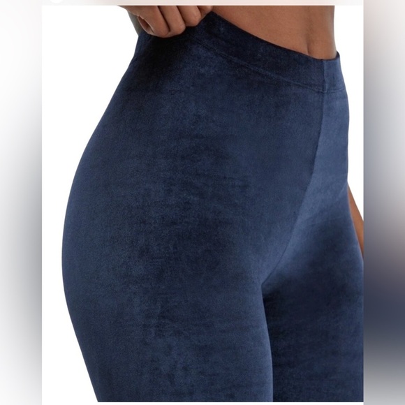 FABLETICS Size 4X Velour Biker Shorts Navy Blue Mid Rise Mid Thigh Active Lounge - Picture 2 of 8